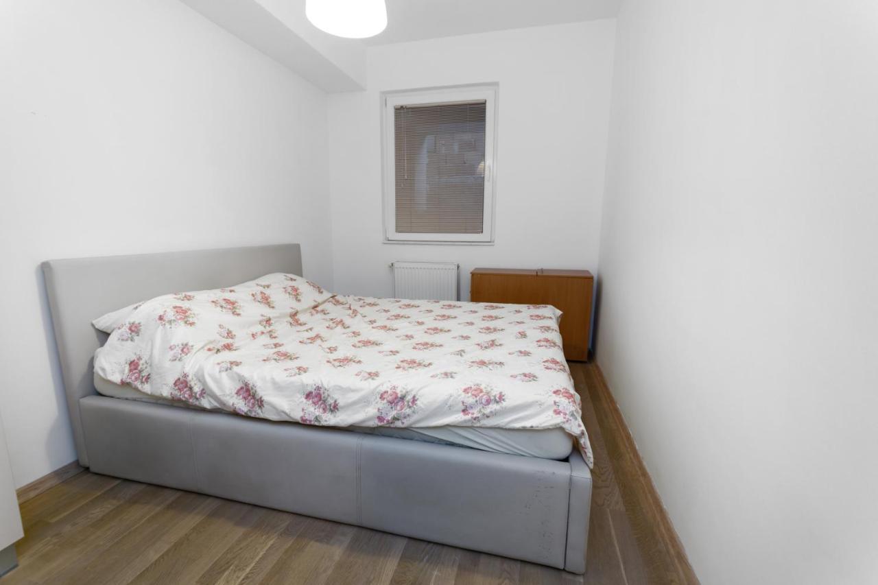 One Bedroom Apartment With Private Parking Skopje Exterior foto